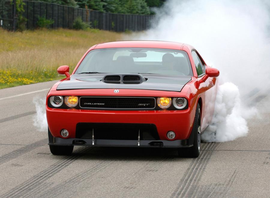  Dodge Challenger SRT10 Concept (LC) 2008 года  (фото 4 из 11)